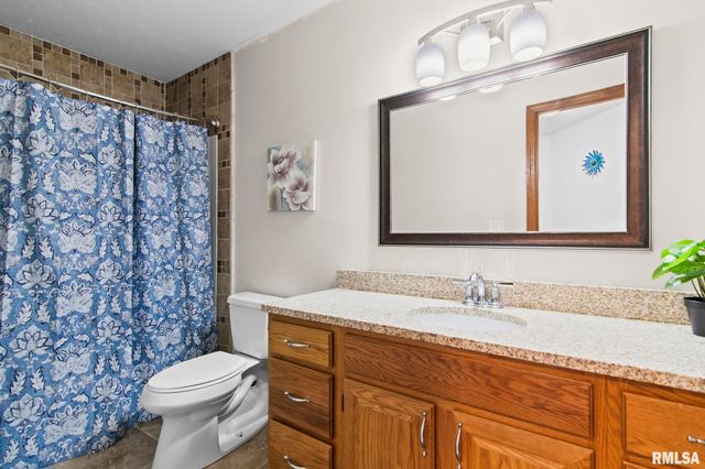 4521 BARRINGTON Drive, Springfield, IL 62711