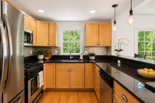 30 Turtle Brook Rd 1, Canton, MA 02021