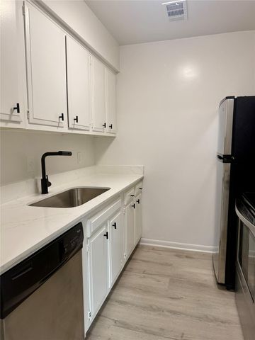 6401 Skyline Drive 36, Houston, TX 77057