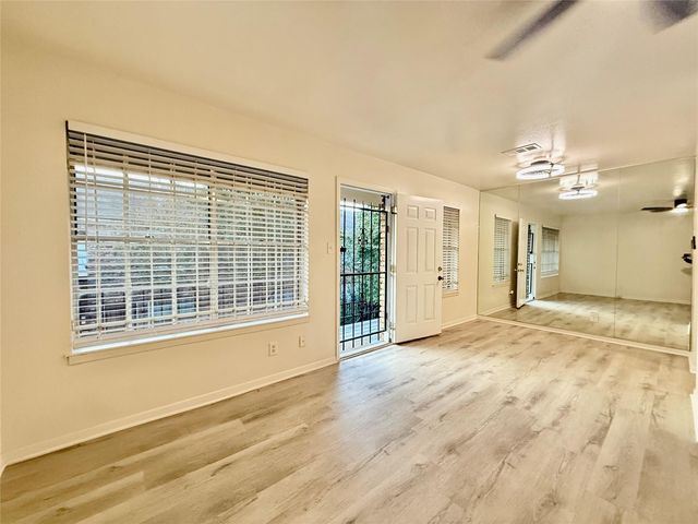 6401 Skyline Drive 36, Houston, TX 77057