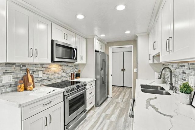 22330 Homestead Road 118, Cupertino, CA 95014