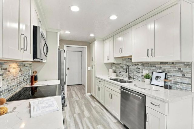 22330 Homestead Road 118, Cupertino, CA 95014