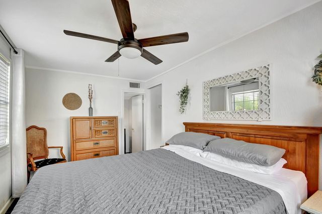 412 El Prado 2, West Palm Beach, FL 33405