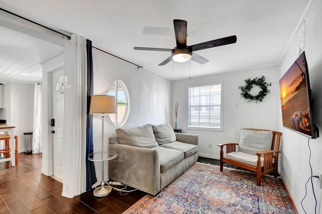 412 El Prado 2, West Palm Beach, FL 33405