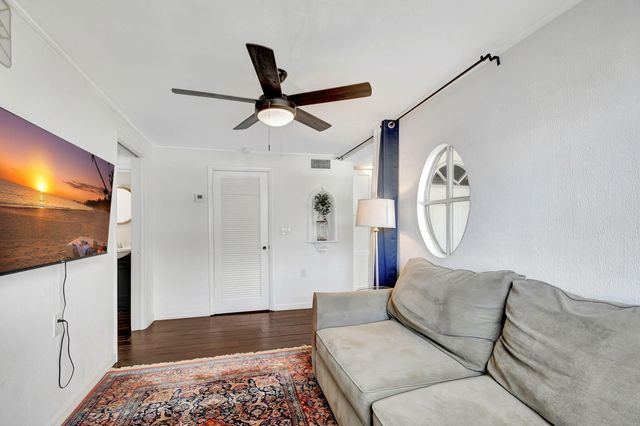 412 El Prado 2, West Palm Beach, FL 33405