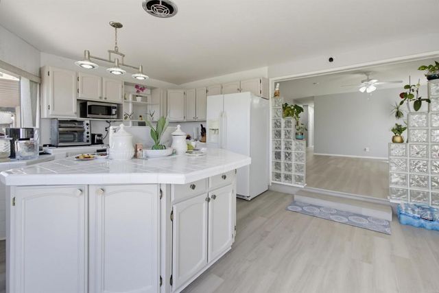 6060 Cowels Mountain Boulevard, La Mesa, CA 91942