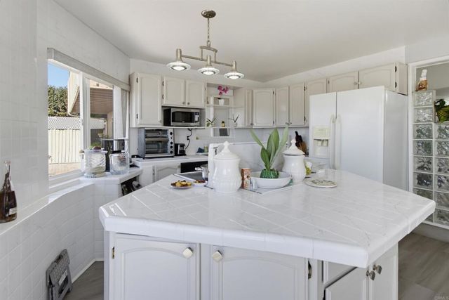 6060 Cowels Mountain Boulevard, La Mesa, CA 91942