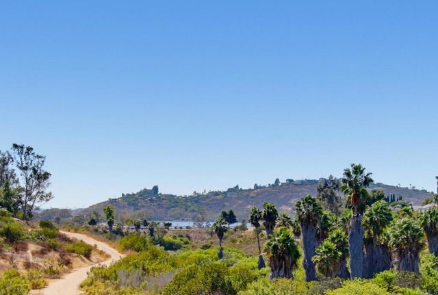 6060 Cowels Mountain Boulevard, La Mesa, CA 91942