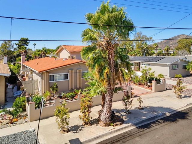 6060 Cowels Mountain Boulevard, La Mesa, CA 91942