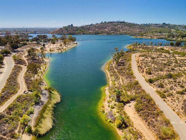 6060 Cowels Mountain Boulevard, La Mesa, CA 91942