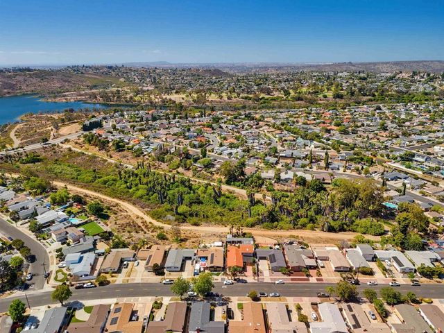 6060 Cowels Mountain Boulevard, La Mesa, CA 91942