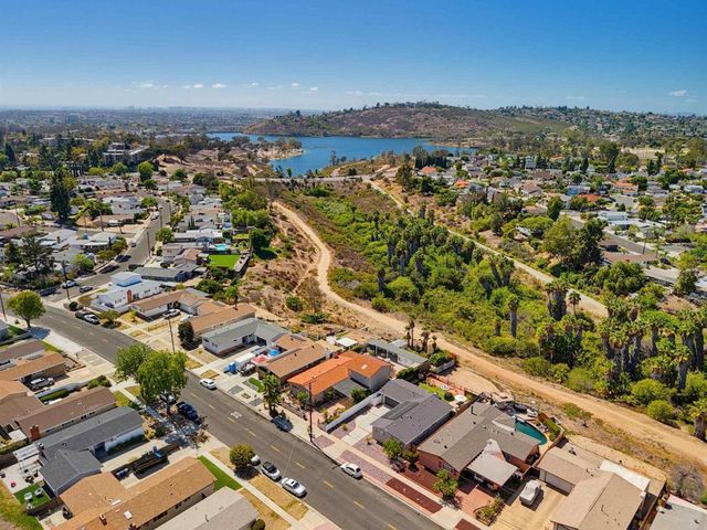 6060 Cowels Mountain Boulevard, La Mesa, CA 91942