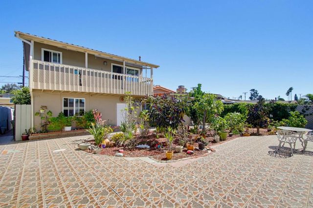 6060 Cowels Mountain Boulevard, La Mesa, CA 91942