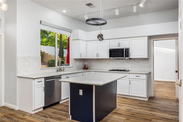 2021 Waterbury Lane, Las Vegas, NV 89134