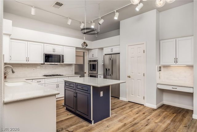 2021 Waterbury Lane, Las Vegas, NV 89134