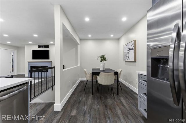 40548 Newport Drive, Plymouth, MI 48170