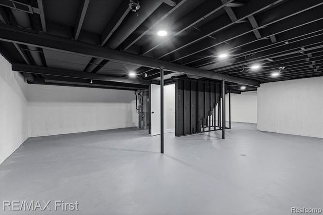 40548 Newport Drive, Plymouth, MI 48170