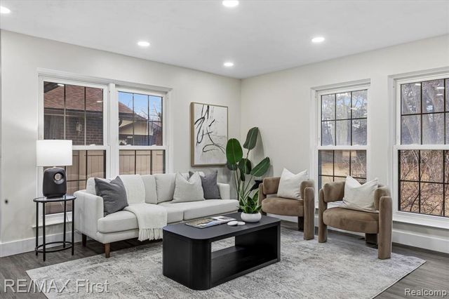 40548 Newport Drive, Plymouth, MI 48170