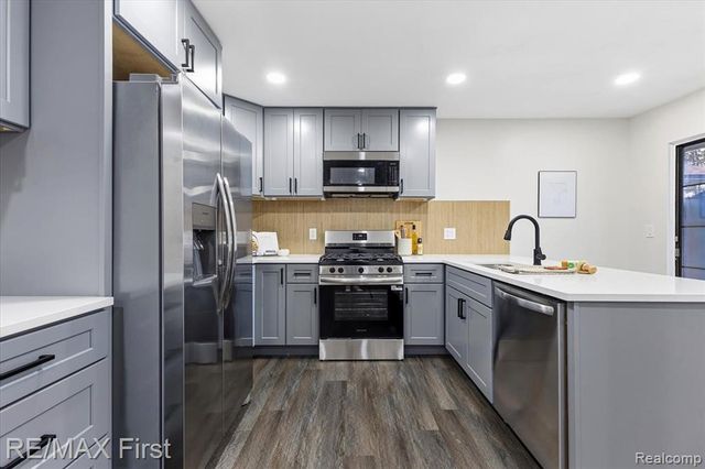 40548 Newport Drive, Plymouth, MI 48170