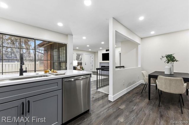 40548 Newport Drive, Plymouth, MI 48170