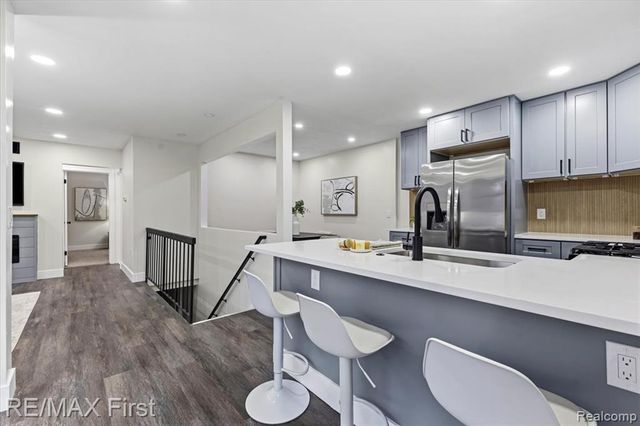 40548 Newport Drive, Plymouth, MI 48170