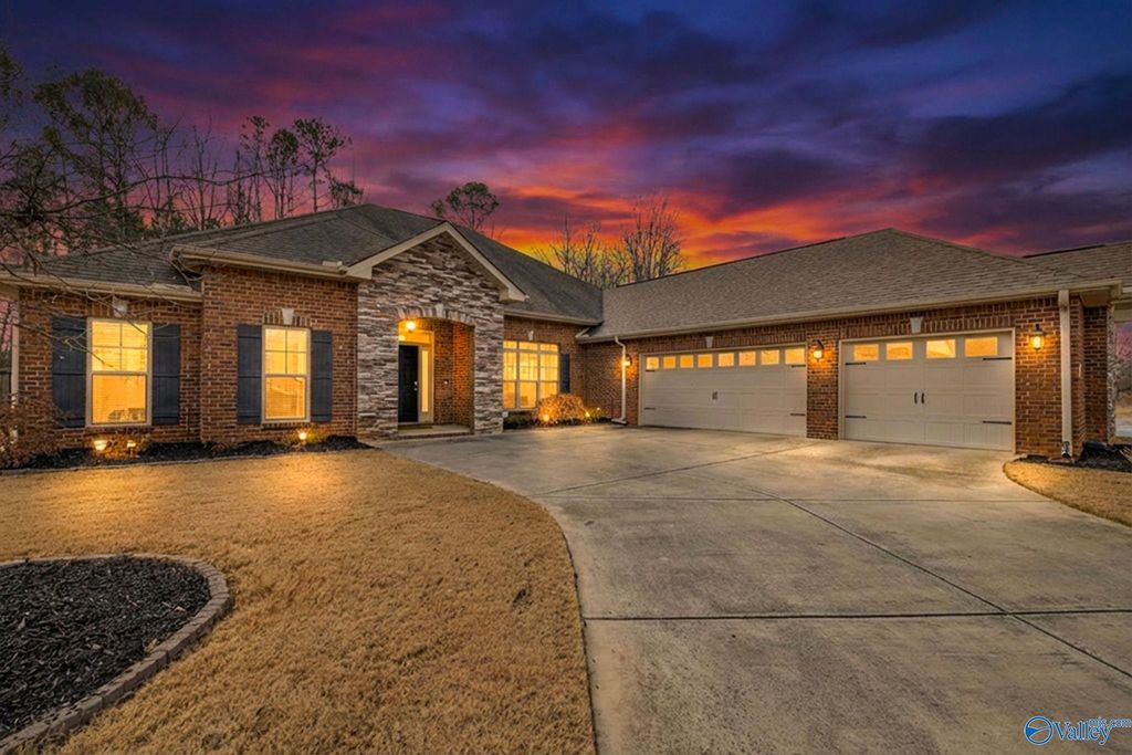 137 Chesnut Heath Court, Madison, AL 35756