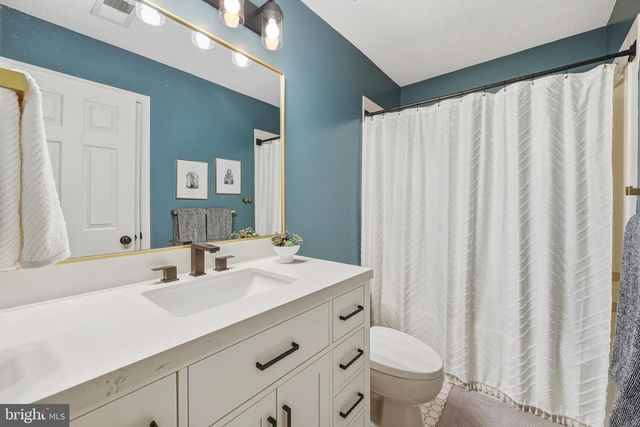 8439 DEN CIR, King George, VA 22485