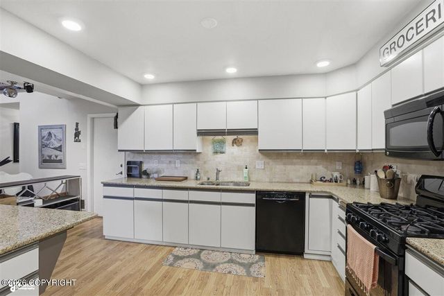 6605 Cutty Sark Street, Anchorage, AK 99502