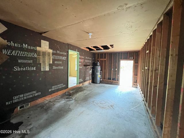 121 Forest Place, Aberdeen, NC 28315