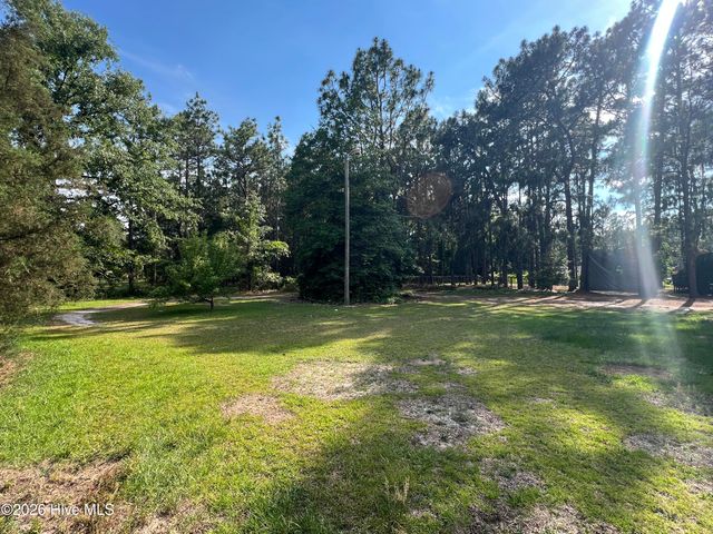 121 Forest Place, Aberdeen, NC 28315
