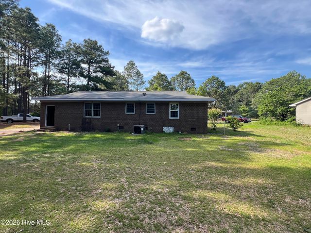 121 Forest Place, Aberdeen, NC 28315