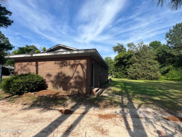 121 Forest Place, Aberdeen, NC 28315