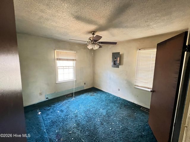121 Forest Place, Aberdeen, NC 28315