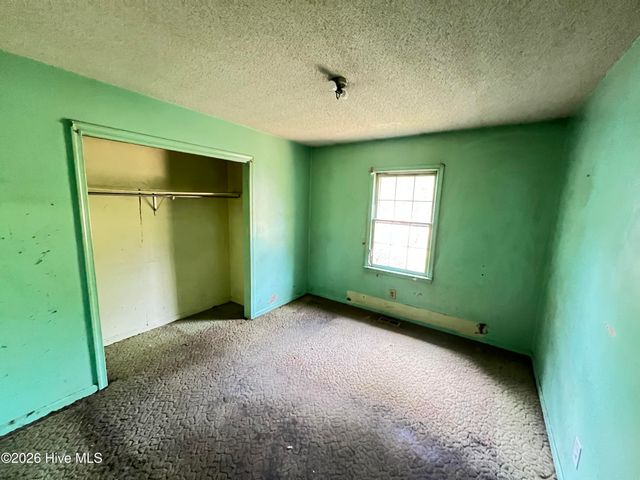 121 Forest Place, Aberdeen, NC 28315