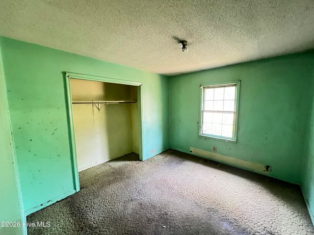 121 Forest Place, Aberdeen, NC 28315