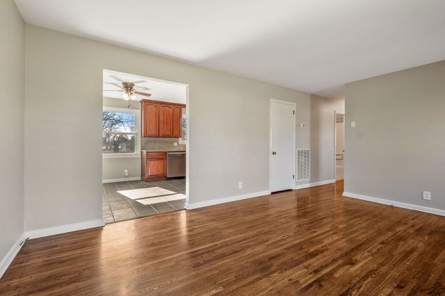 310 Santa Rosa Dr, Old Hickory, TN 37138