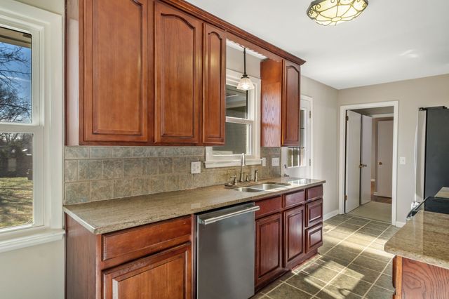 310 Santa Rosa Dr, Old Hickory, TN 37138