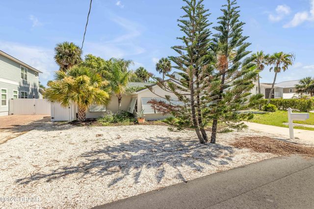 308 Due East Street, New Smyrna Beach, FL 32169