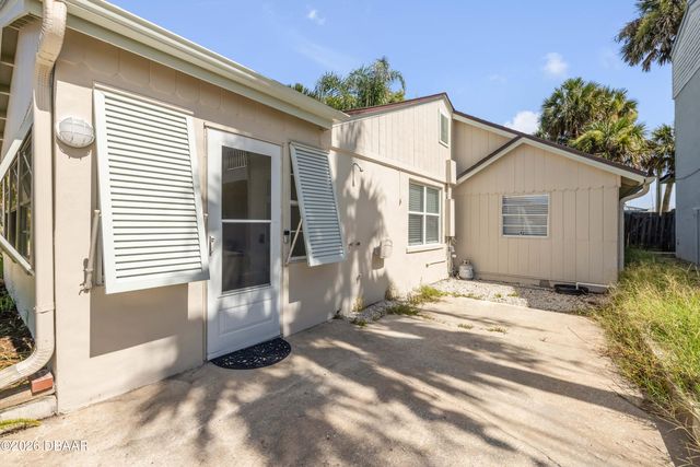308 Due East Street, New Smyrna Beach, FL 32169