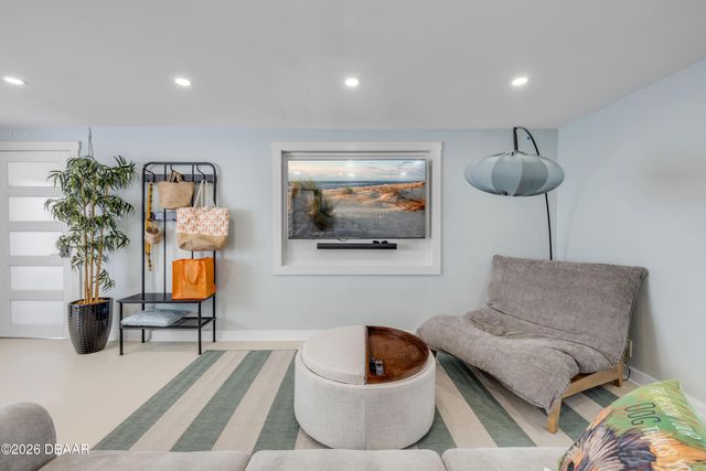 308 Due East Street, New Smyrna Beach, FL 32169