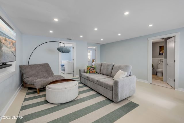 308 Due East Street, New Smyrna Beach, FL 32169