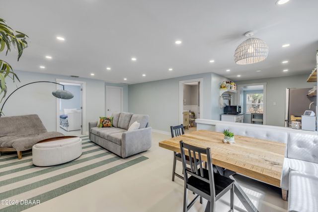 308 Due East Street, New Smyrna Beach, FL 32169