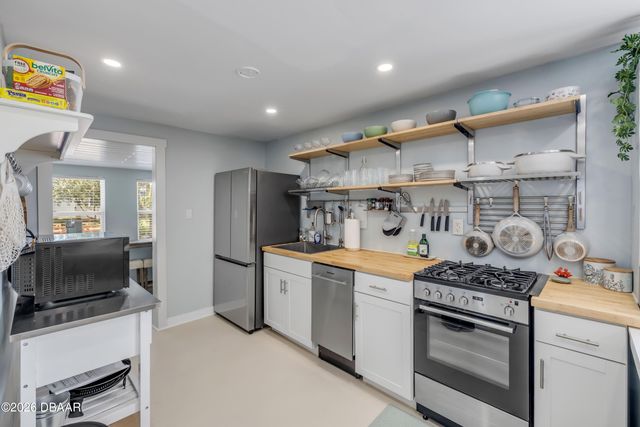 308 Due East Street, New Smyrna Beach, FL 32169