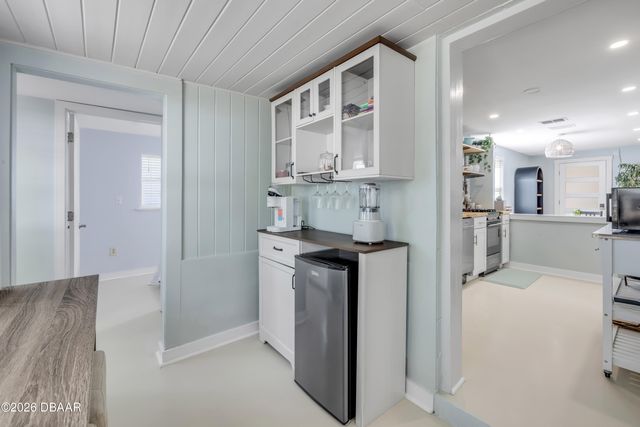 308 Due East Street, New Smyrna Beach, FL 32169