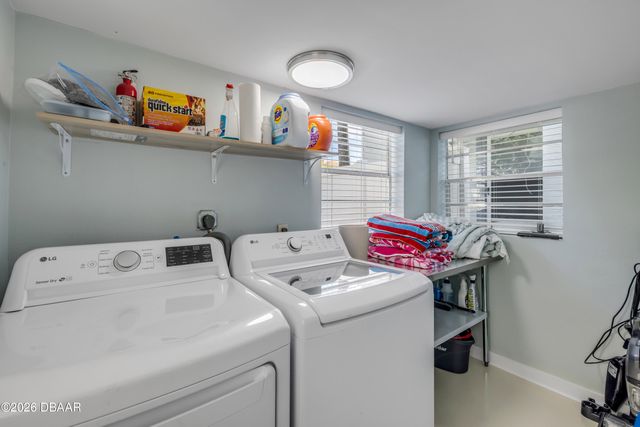 308 Due East Street, New Smyrna Beach, FL 32169