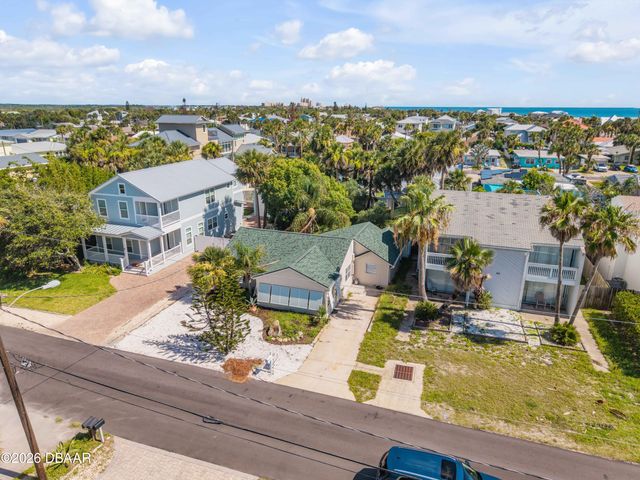 308 Due East Street, New Smyrna Beach, FL 32169