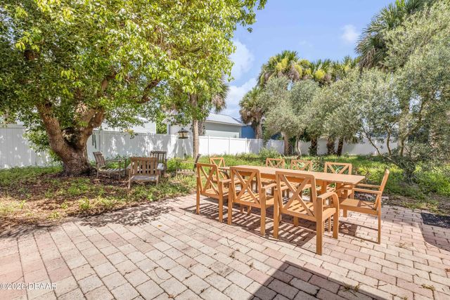308 Due East Street, New Smyrna Beach, FL 32169