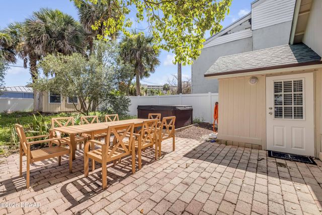 308 Due East Street, New Smyrna Beach, FL 32169
