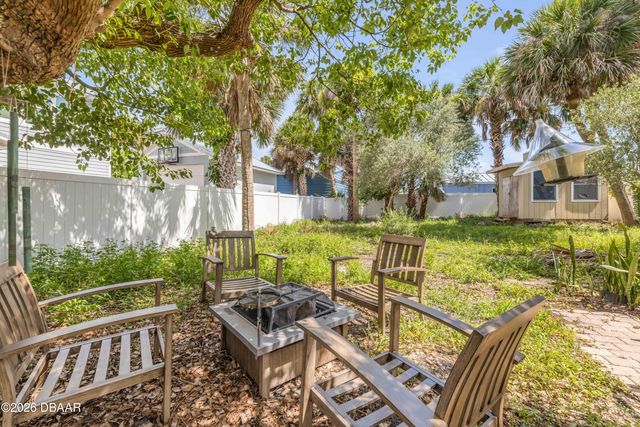 308 Due East Street, New Smyrna Beach, FL 32169