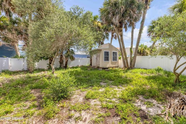 308 Due East Street, New Smyrna Beach, FL 32169